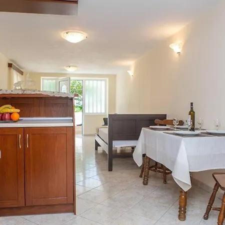 Naxos Premium * Ano Sangrion